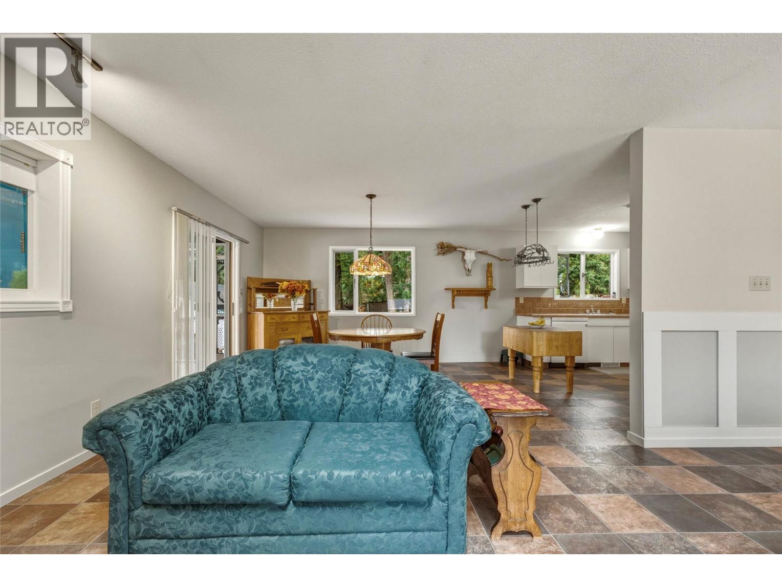3304 Sidney Crescent, Spallumcheen, British Columbia  V4Y 0S7 - Photo 11 - 10399949
