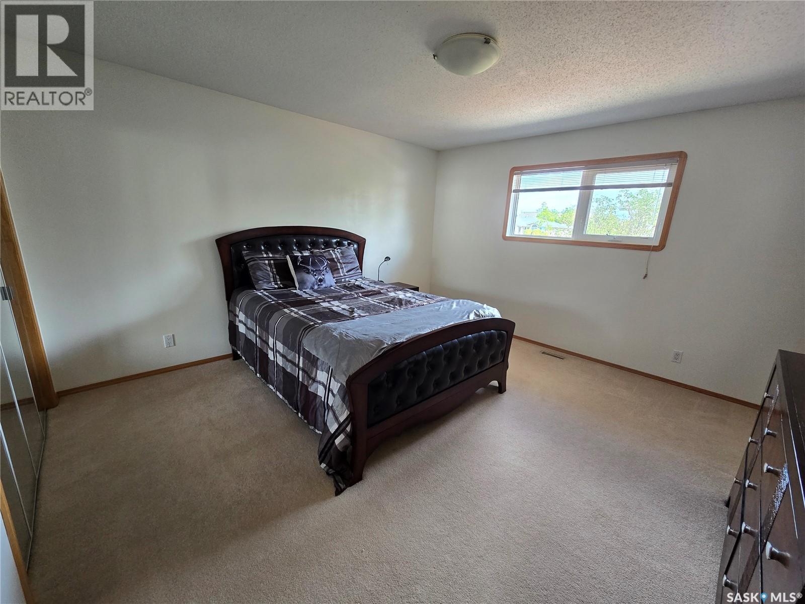 523 Maxwell Drive, Swift Current, Saskatchewan  S9H 4Z6 - Photo 10 - SK047599