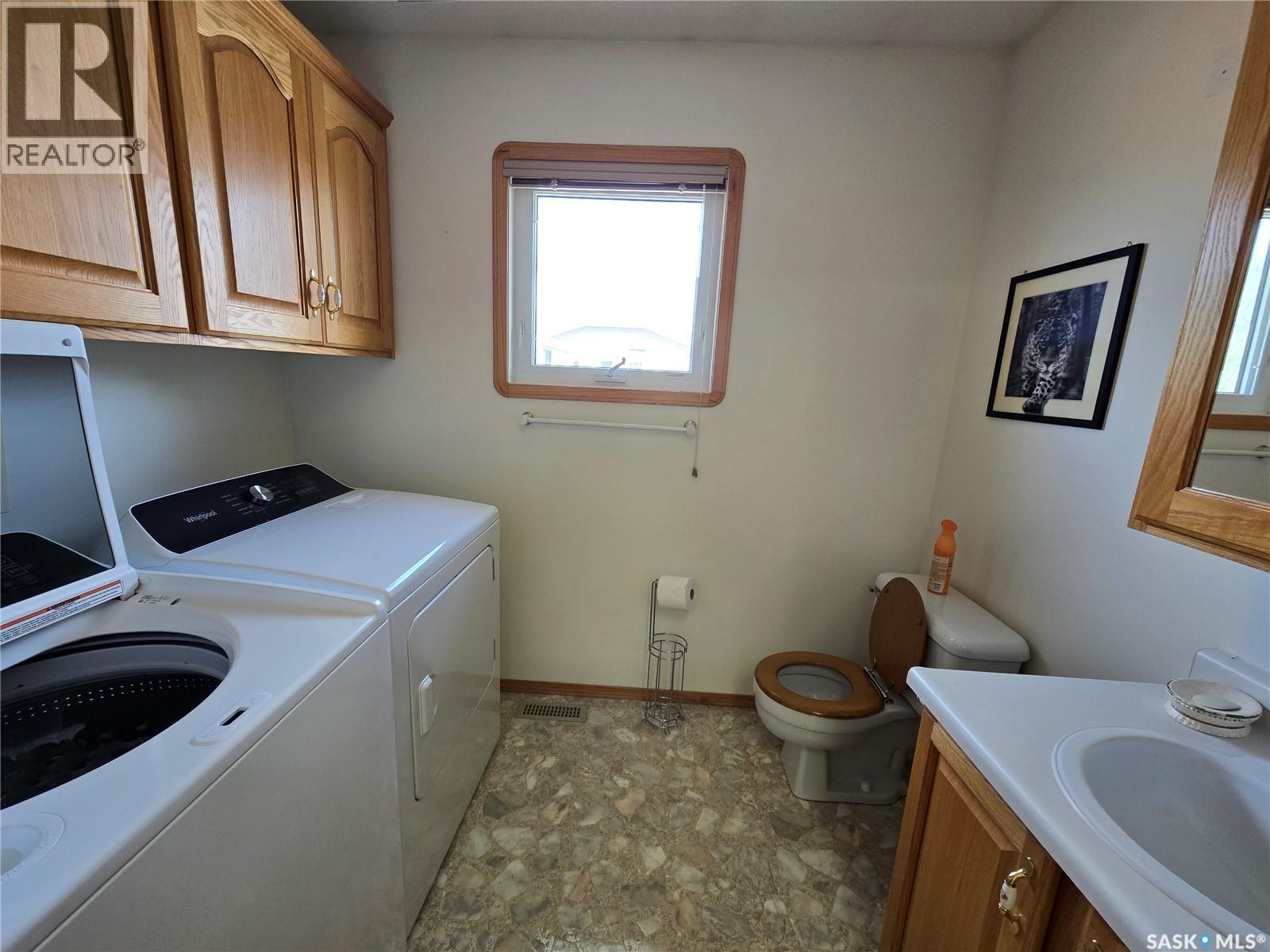 523 Maxwell Drive, Swift Current, Saskatchewan  S9H 4Z6 - Photo 14 - SK047599