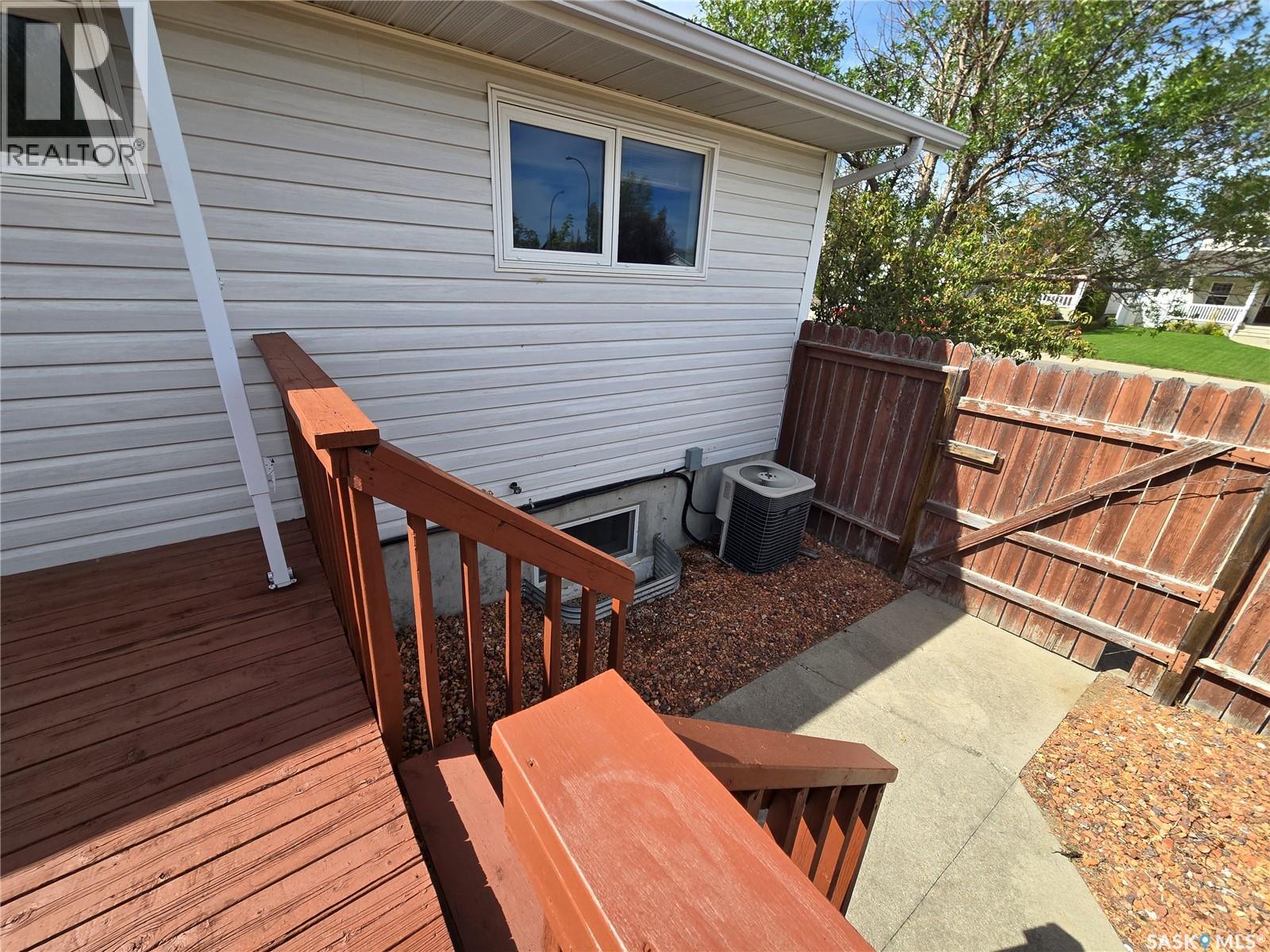 523 Maxwell Drive, Swift Current, Saskatchewan  S9H 4Z6 - Photo 24 - SK047599