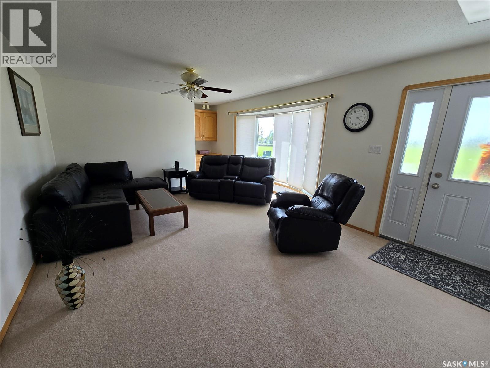523 Maxwell Drive, Swift Current, Saskatchewan  S9H 4Z6 - Photo 3 - SK047599