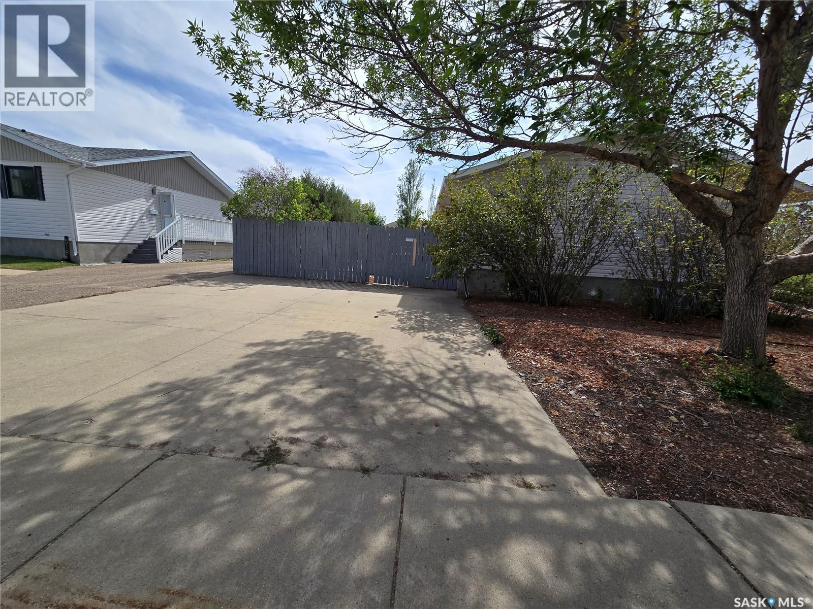 523 Maxwell Drive, Swift Current, Saskatchewan  S9H 4Z6 - Photo 32 - SK047599