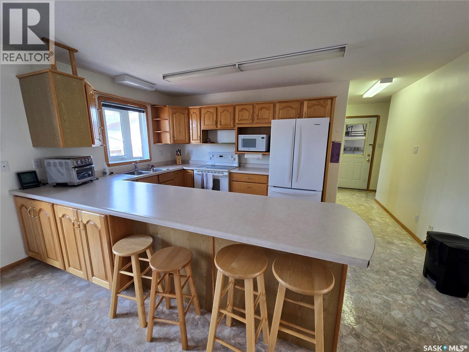 523 Maxwell Drive, Swift Current, Saskatchewan  S9H 4Z6 - Photo 5 - SK047599