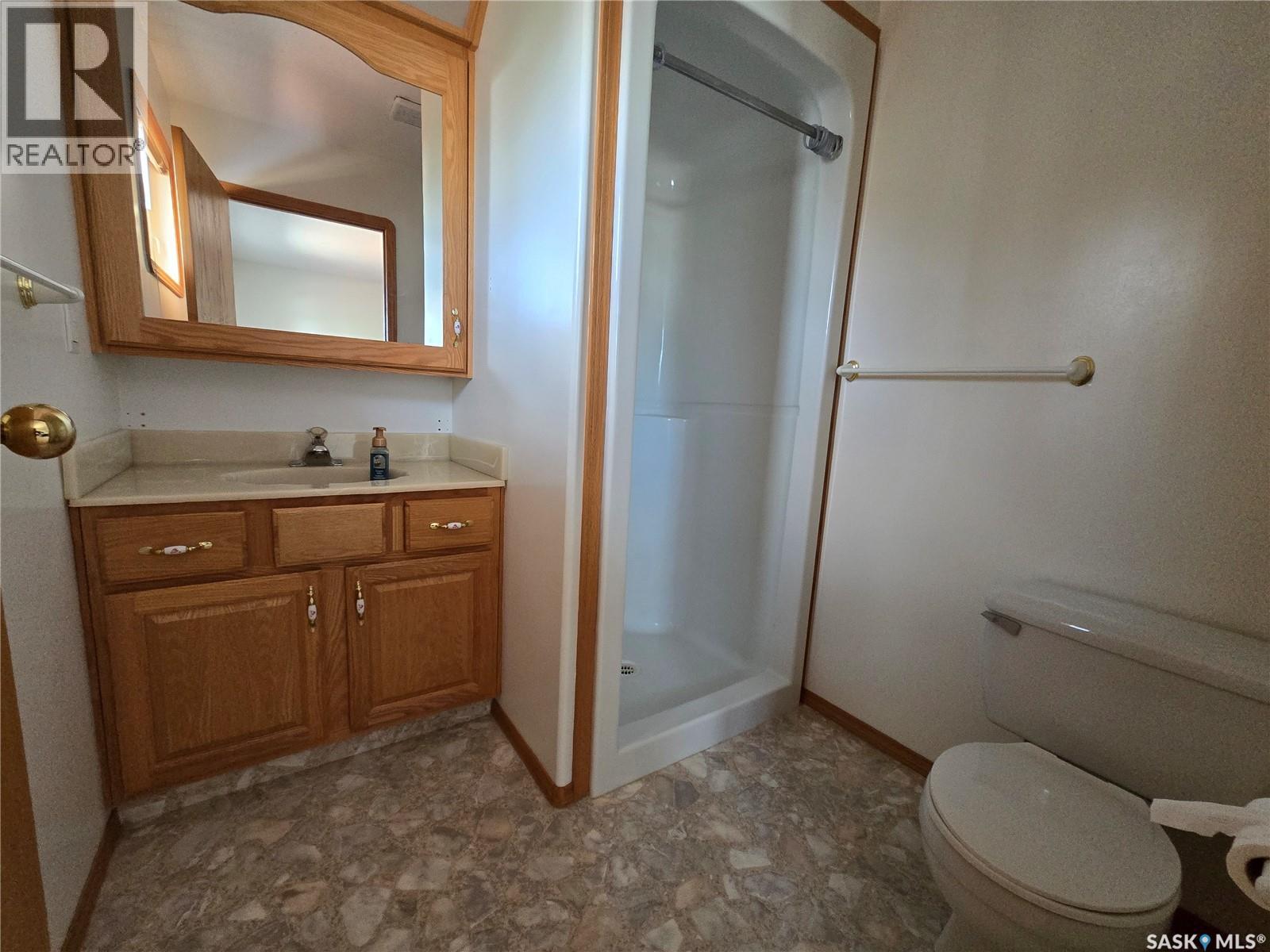 523 Maxwell Drive, Swift Current, Saskatchewan  S9H 4Z6 - Photo 9 - SK047599
