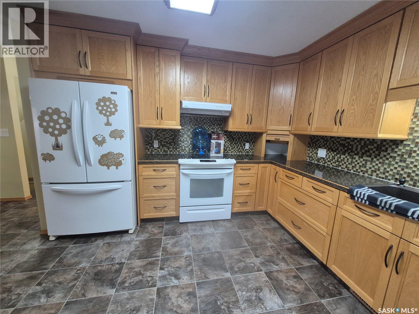 633 Beckwell Avenue, Radville, Saskatchewan  S0C 2G0 - Photo 10 - SK047594