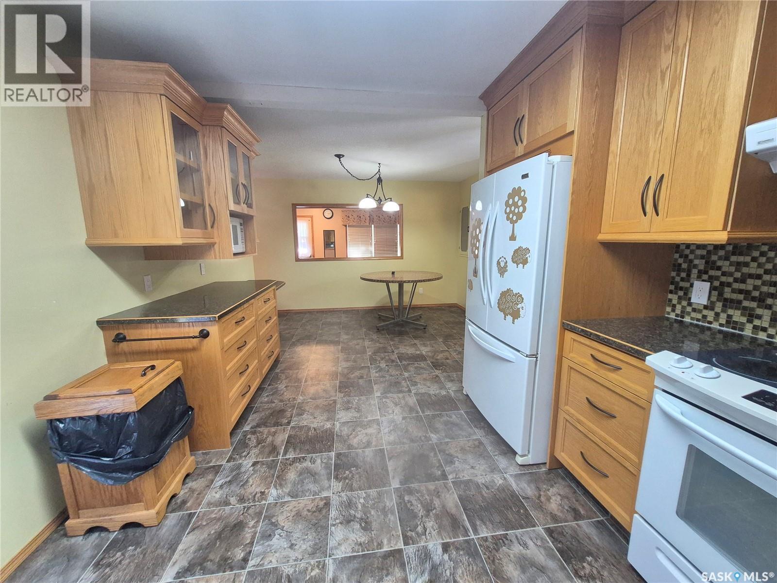 633 Beckwell Avenue, Radville, Saskatchewan  S0C 2G0 - Photo 11 - SK047594