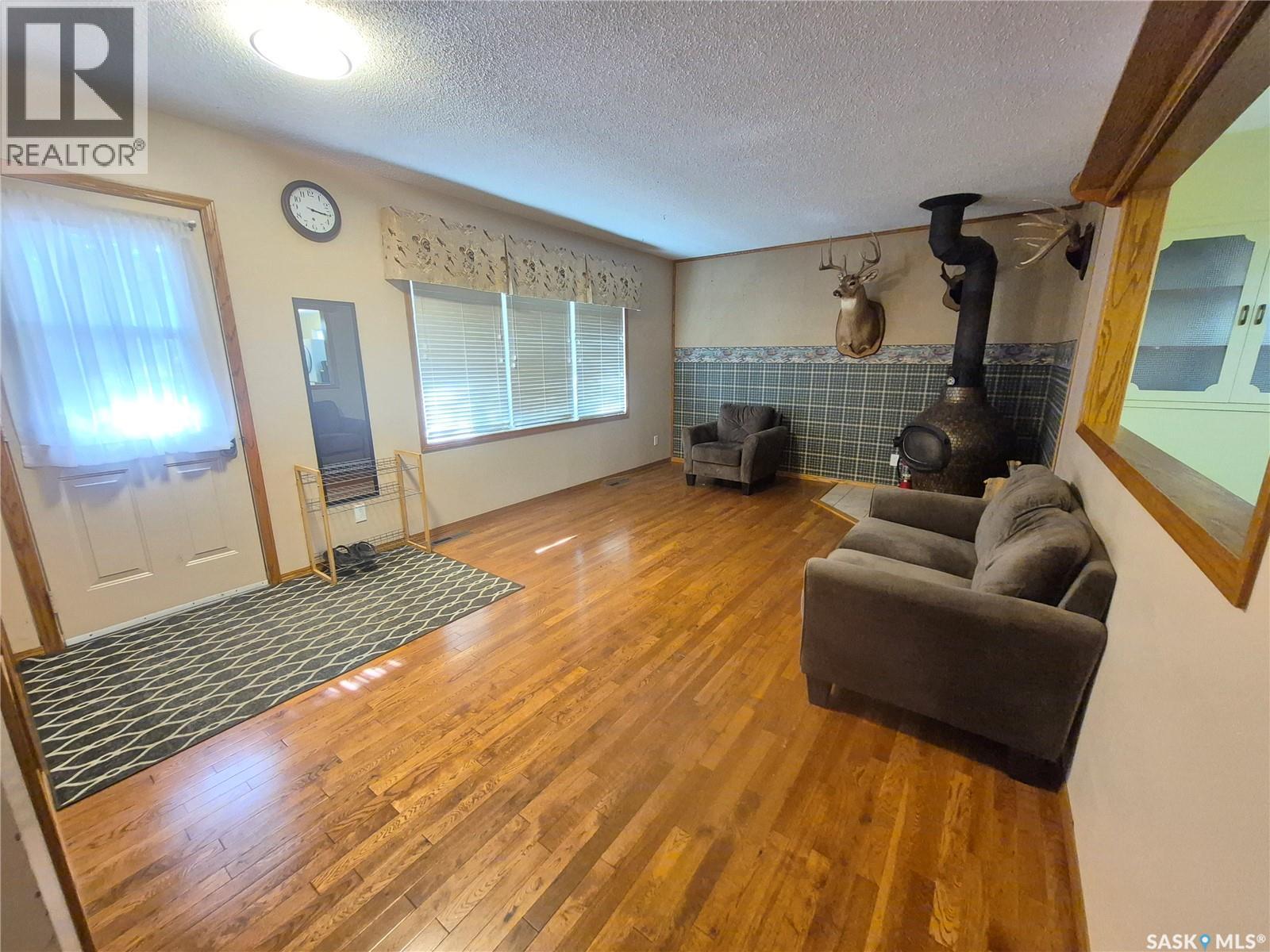 633 Beckwell Avenue, Radville, Saskatchewan  S0C 2G0 - Photo 4 - SK047594