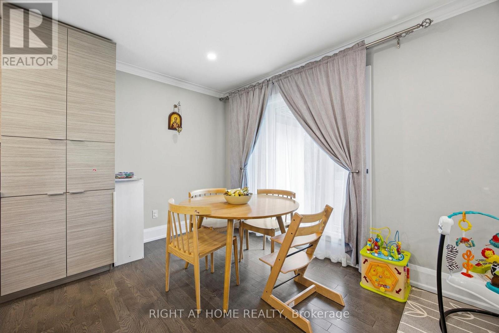 1565 Kipper Avenue, Mississauga, Ontario  L5G 4C9 - Photo 12 - W12878650