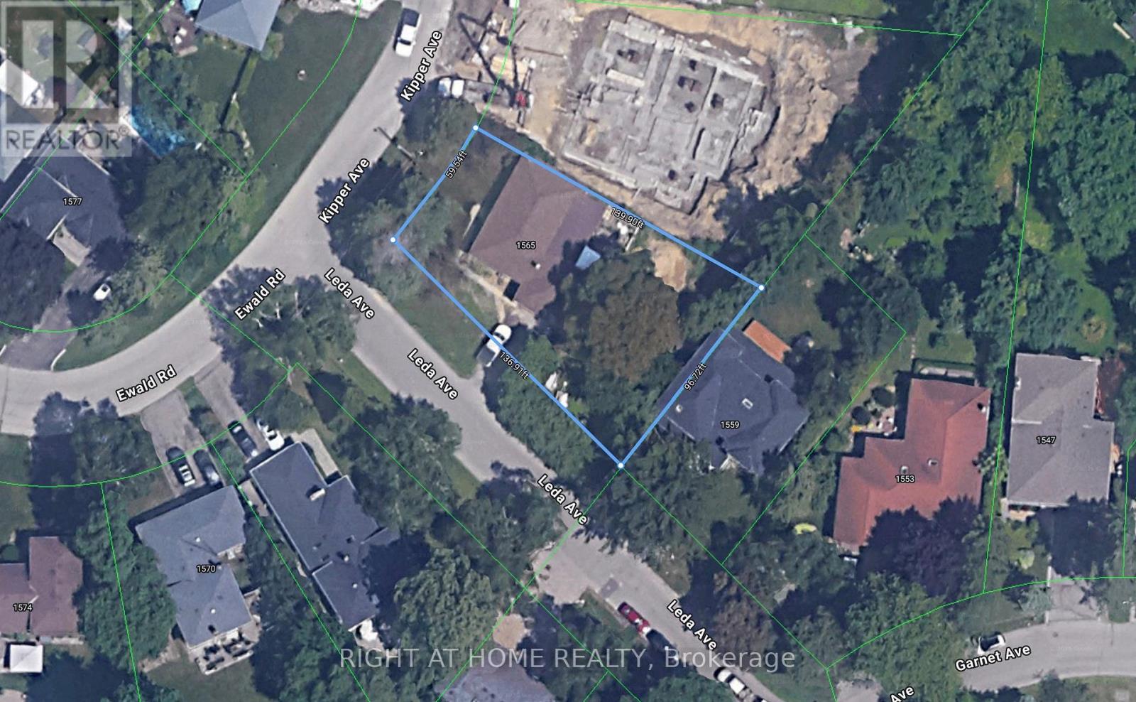 1565 Kipper Avenue, Mississauga, Ontario  L5G 4C9 - Photo 2 - W12878650