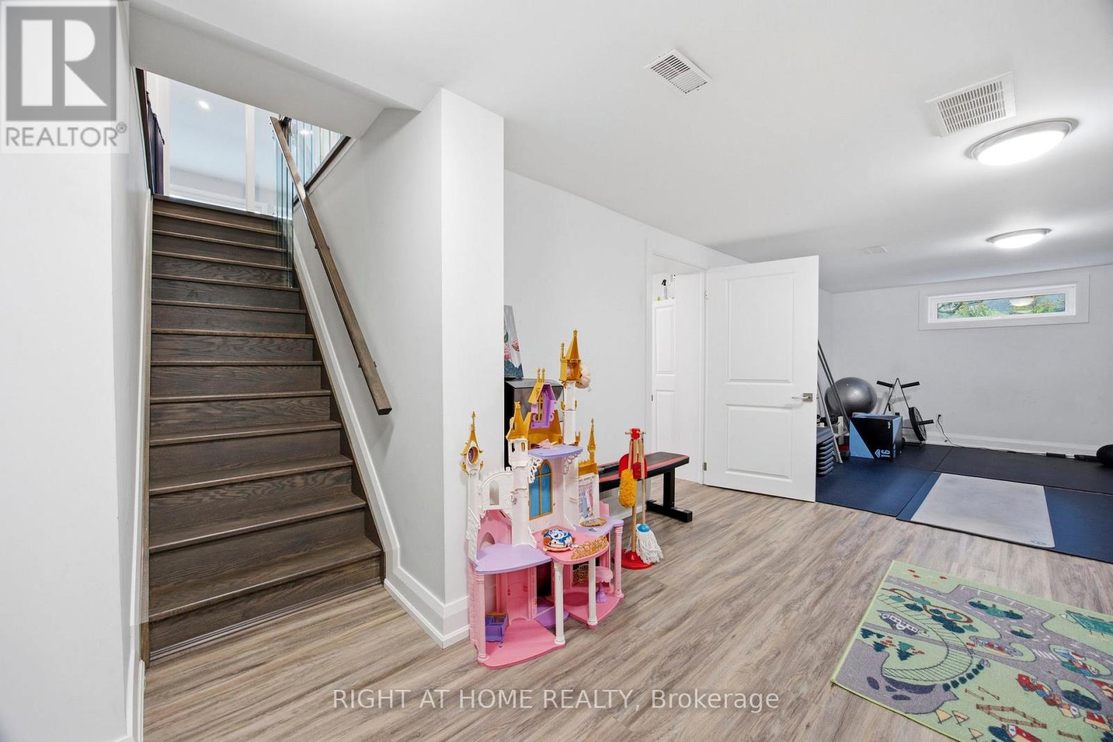 1565 Kipper Avenue, Mississauga, Ontario  L5G 4C9 - Photo 29 - W12878650