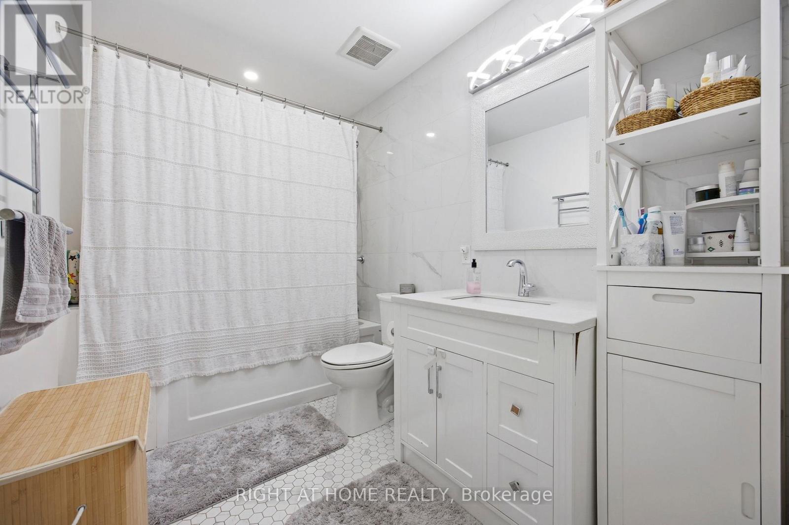 1565 Kipper Avenue, Mississauga, Ontario  L5G 4C9 - Photo 18 - W12878650
