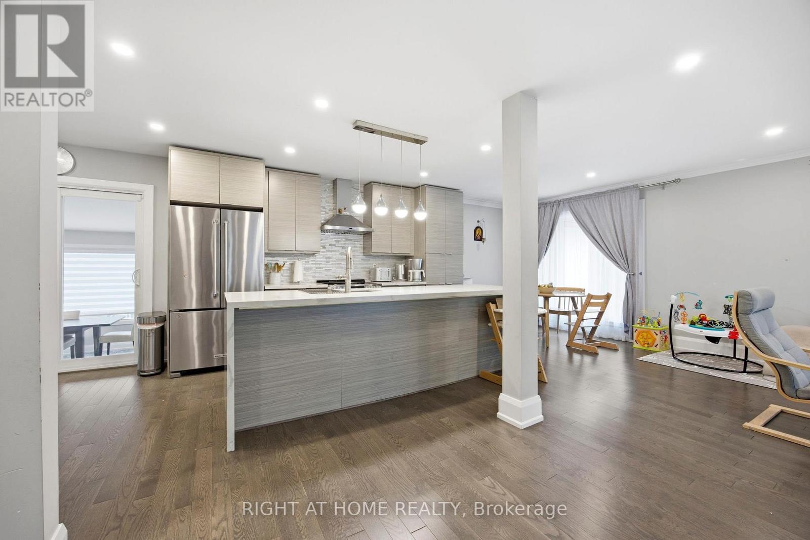 1565 Kipper Avenue, Mississauga, Ontario  L5G 4C9 - Photo 11 - W12878650