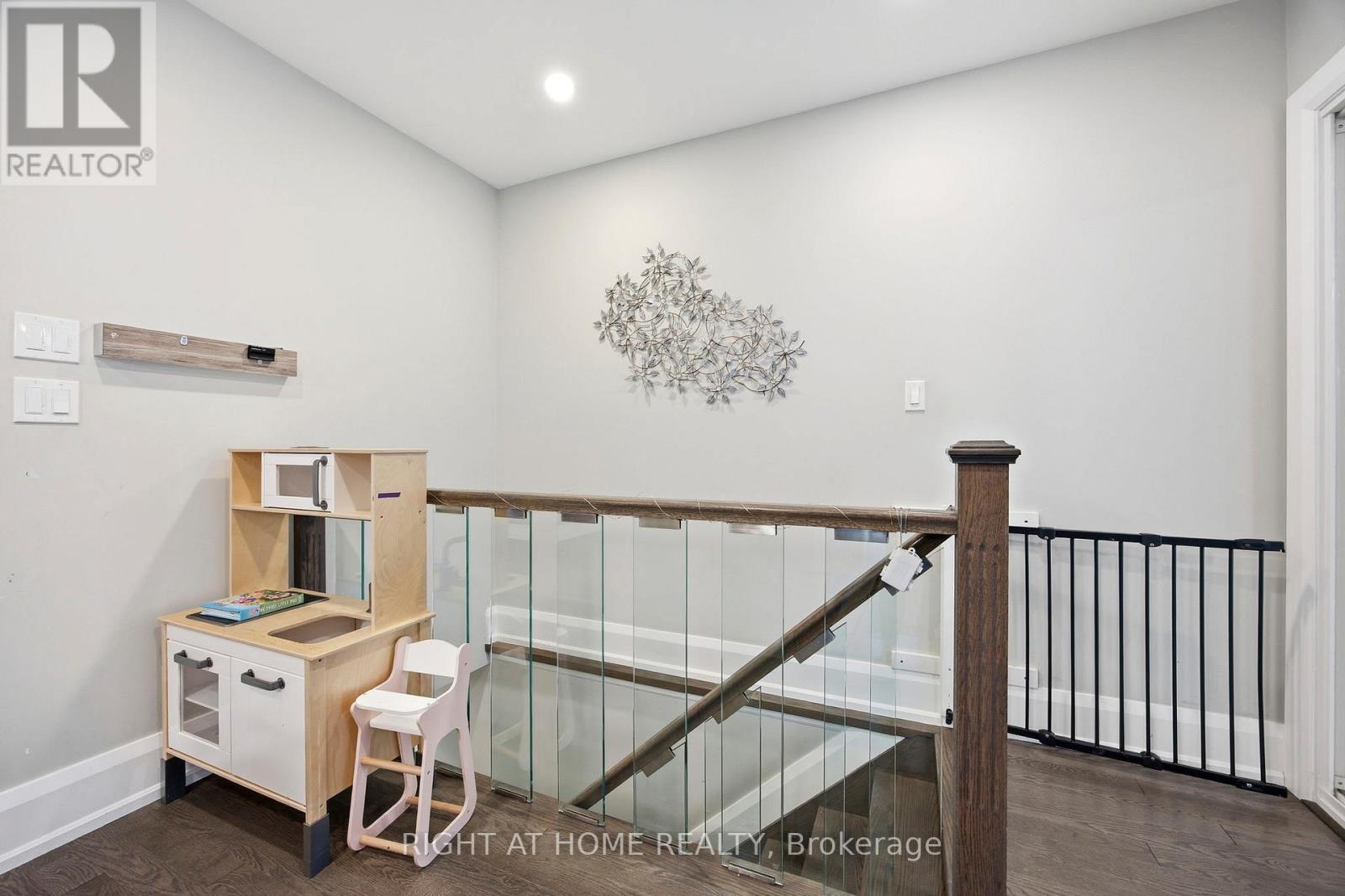 1565 Kipper Avenue, Mississauga, Ontario  L5G 4C9 - Photo 22 - W12878650