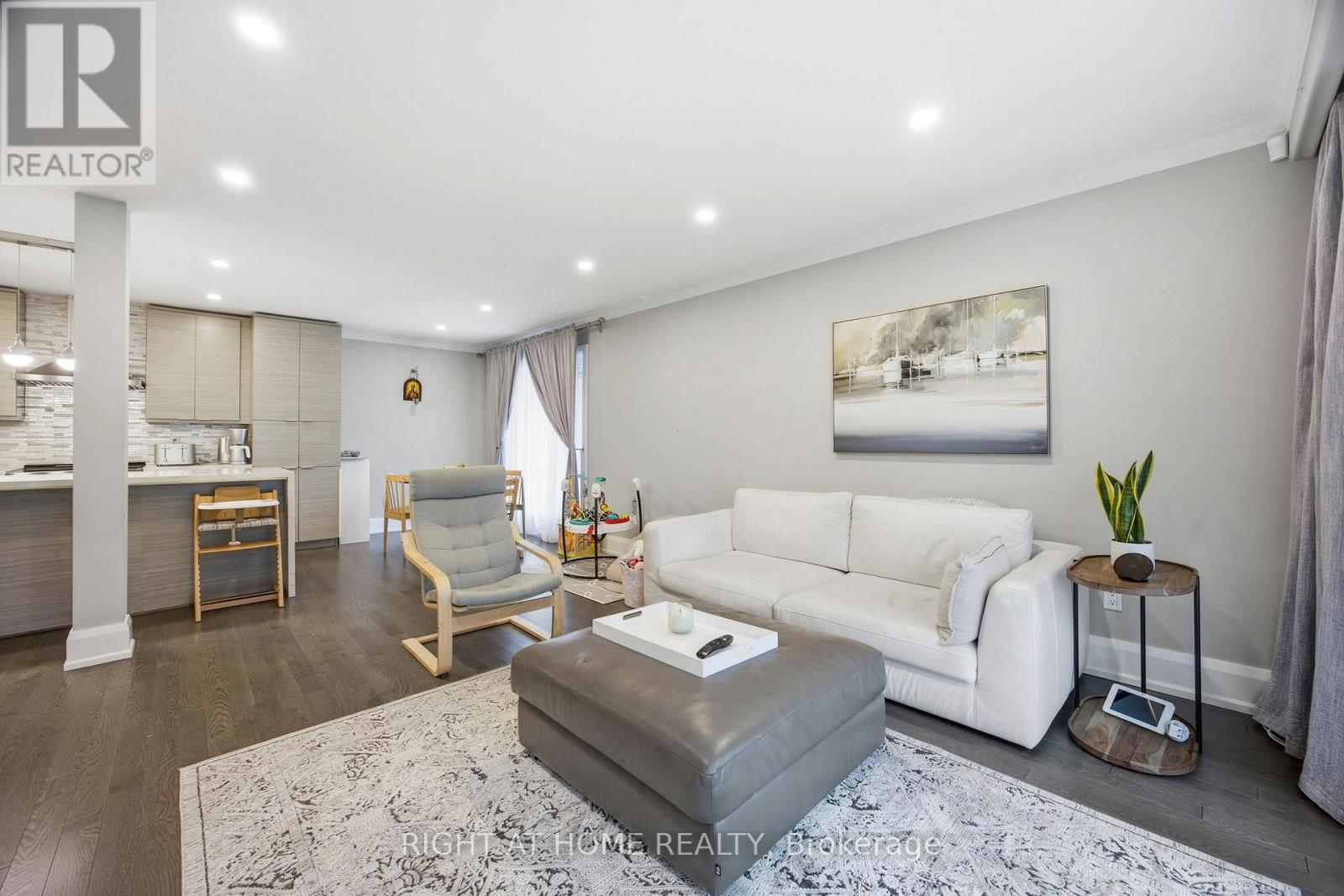 1565 Kipper Avenue, Mississauga, Ontario  L5G 4C9 - Photo 8 - W12878650