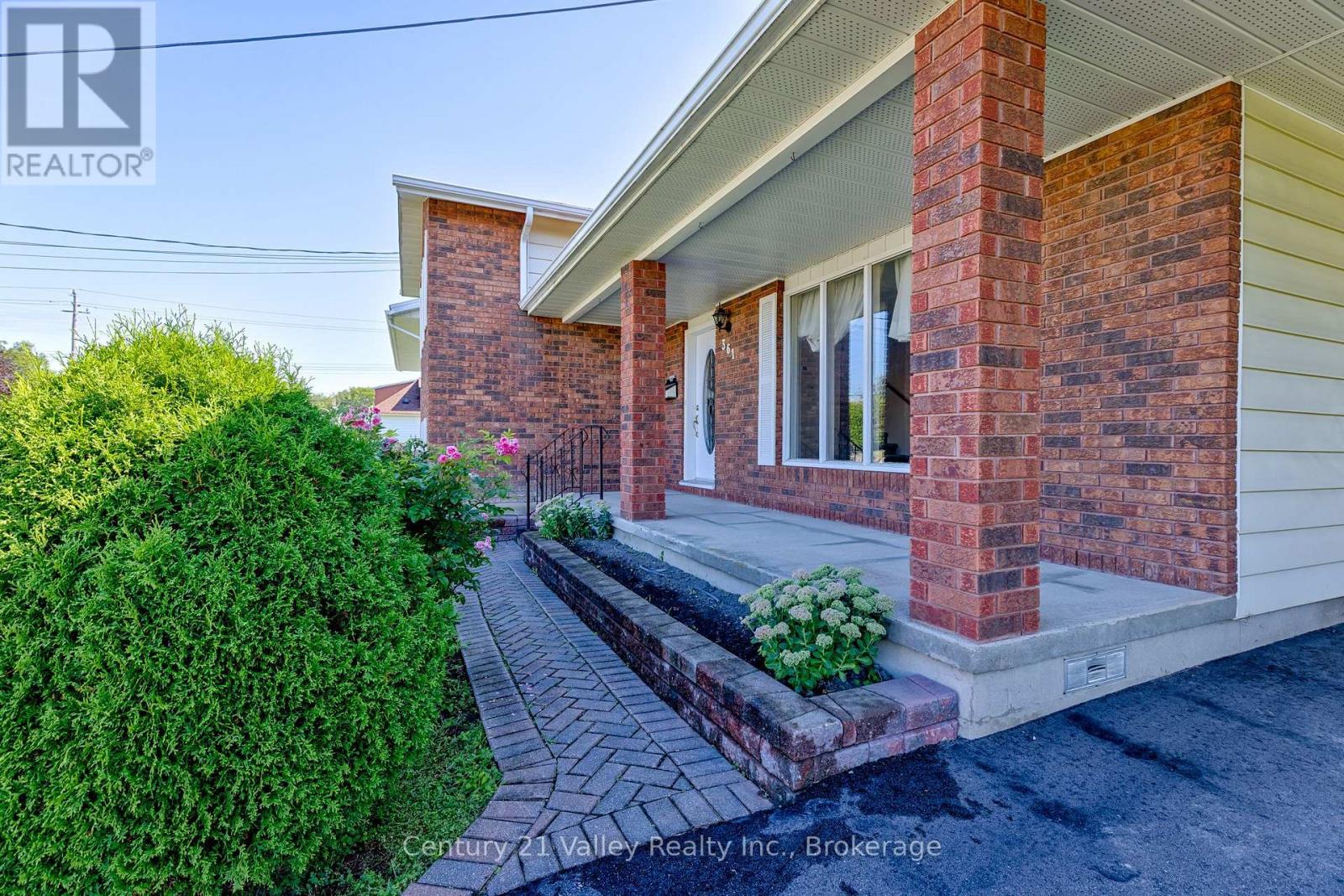 361 Sidney Avenue E, Renfrew, Ontario K7V 2X7 - Photo 3 - X13747912