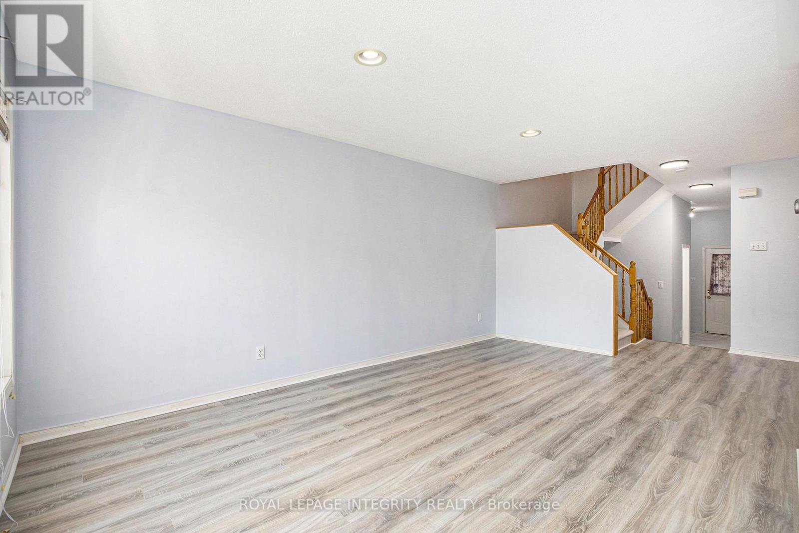 67 Landover Crescent, Ottawa, Ontario  K2M 2W4 - Photo 2 - X13747898