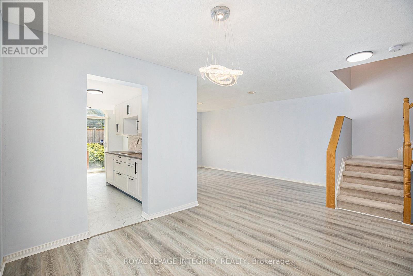 67 Landover Crescent, Ottawa, Ontario  K2M 2W4 - Photo 3 - X13747898