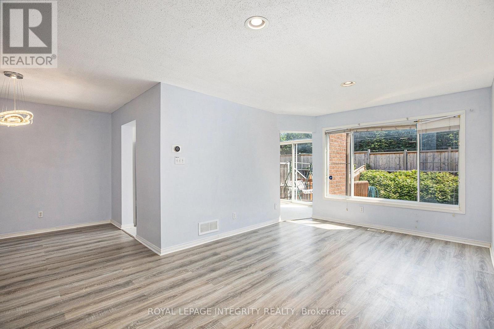 67 Landover Crescent, Ottawa, Ontario  K2M 2W4 - Photo 5 - X13747898
