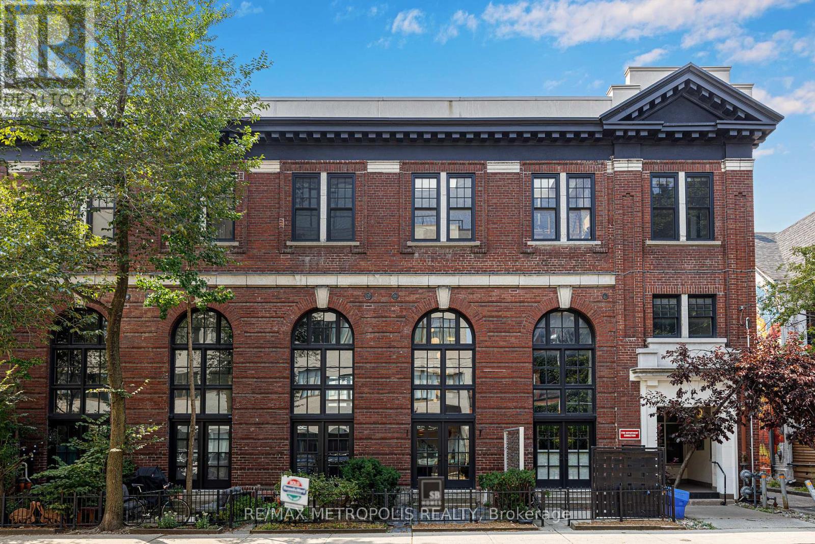 102 - 394 EUCLID AVENUE, Toronto, Ontario