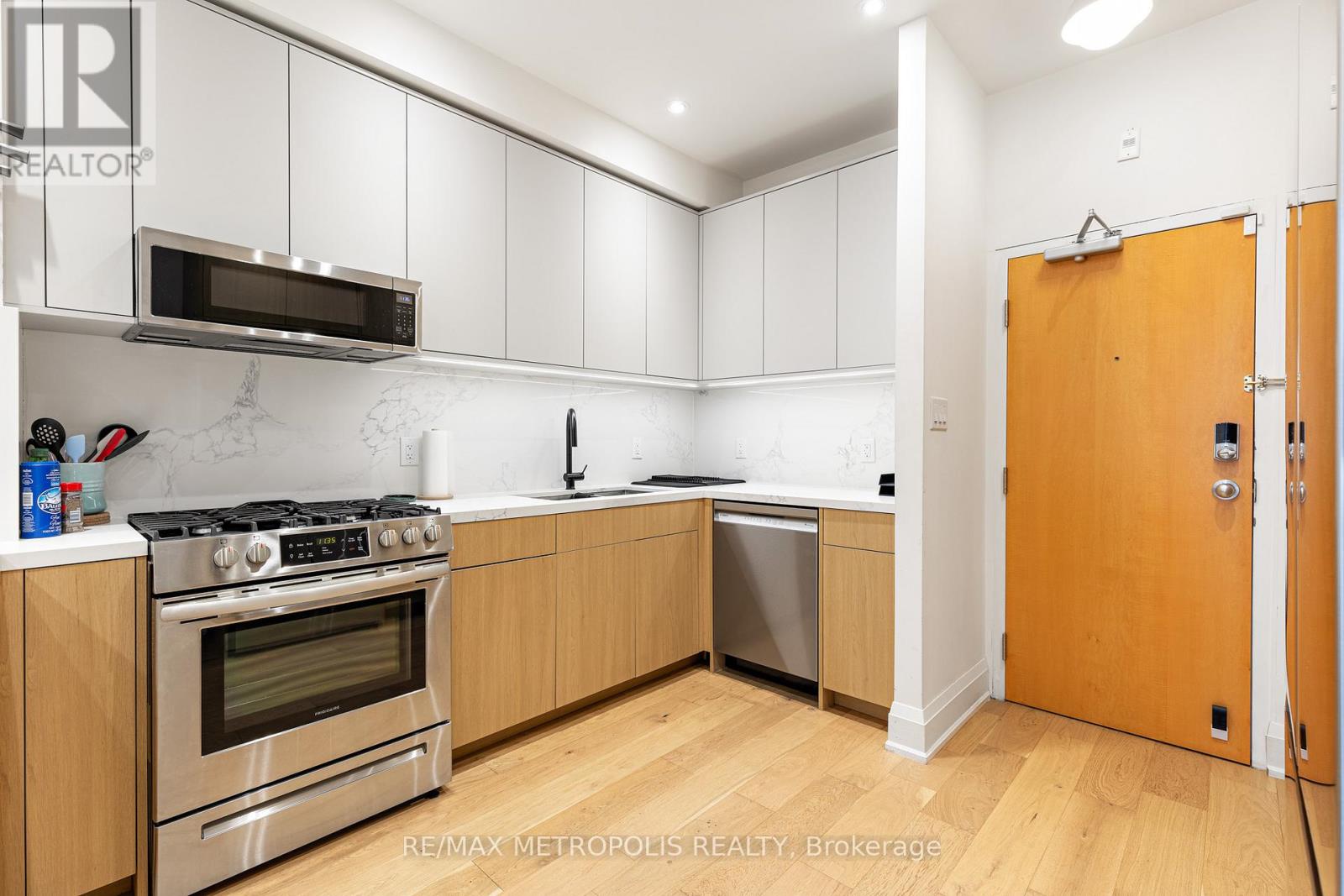 102 - 394 Euclid Avenue, Toronto, Ontario  M6G 2S9 - Photo 18 - C13747890