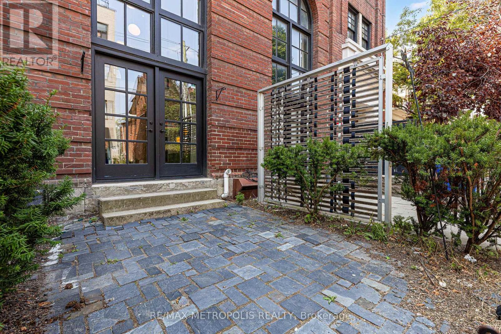 102 - 394 Euclid Avenue, Toronto, Ontario  M6G 2S9 - Photo 9 - C13747890