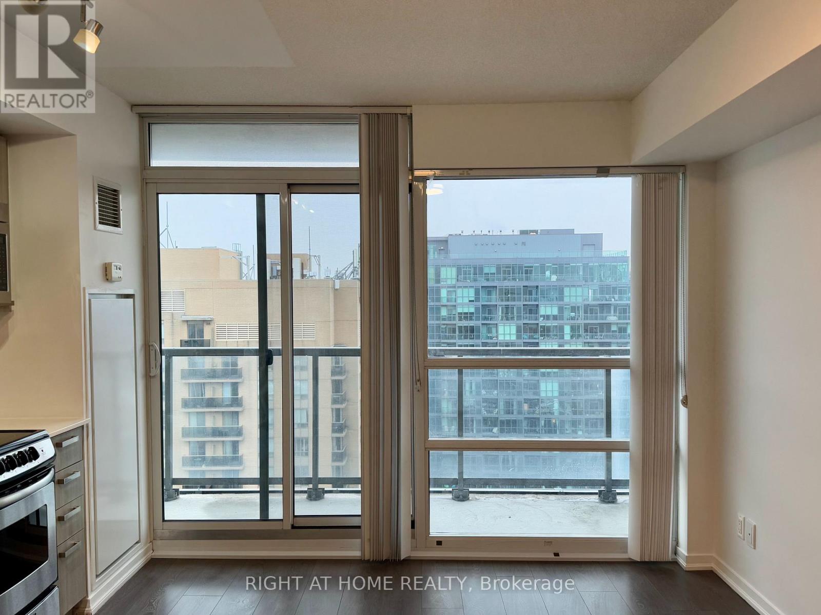 2210 - 68 Abell Street, Toronto, Ontario  M6J 0B1 - Photo 12 - C13747902