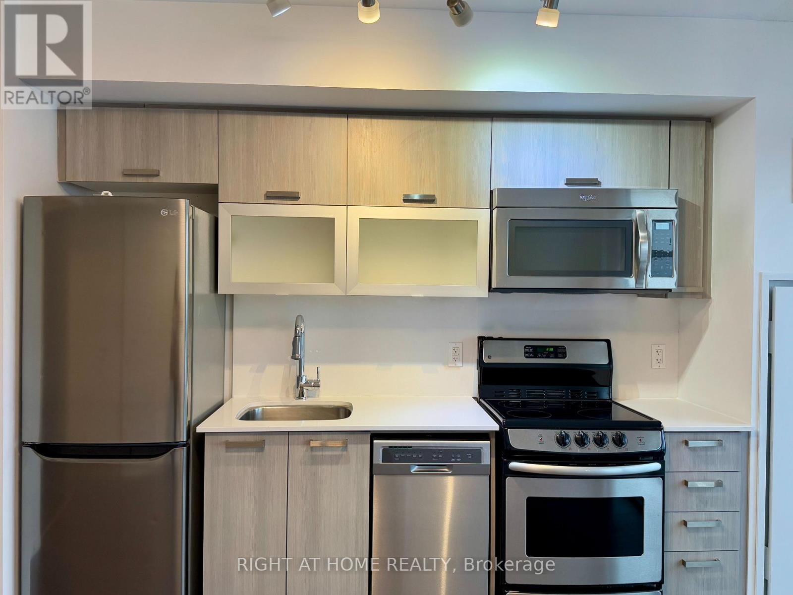 2210 - 68 Abell Street, Toronto, Ontario  M6J 0B1 - Photo 8 - C13747902