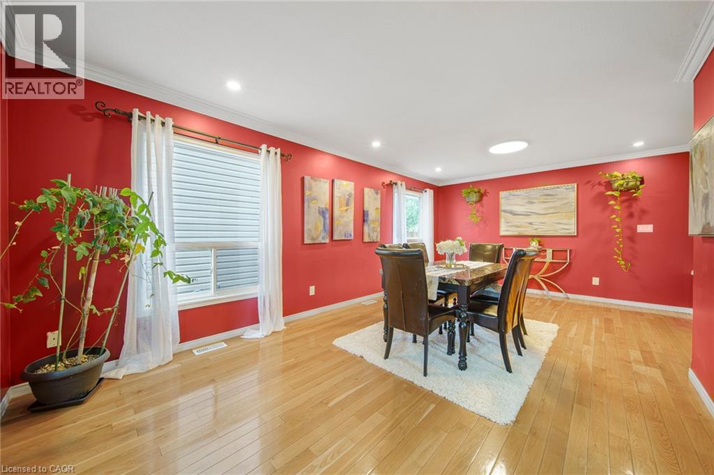 765 Brandenburg Boulevard, Waterloo, Ontario  N2T 2W9 - Photo 13 - 40859648