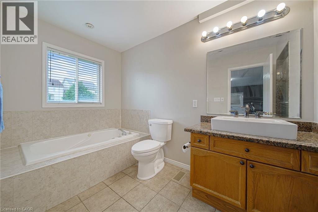 765 Brandenburg Boulevard, Waterloo, Ontario  N2T 2W9 - Photo 36 - 40859648