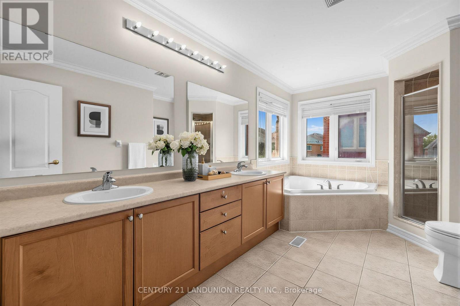 21 Hendel Drive, Vaughan, Ontario  L4J 9H7 - Photo 11 - N13747896