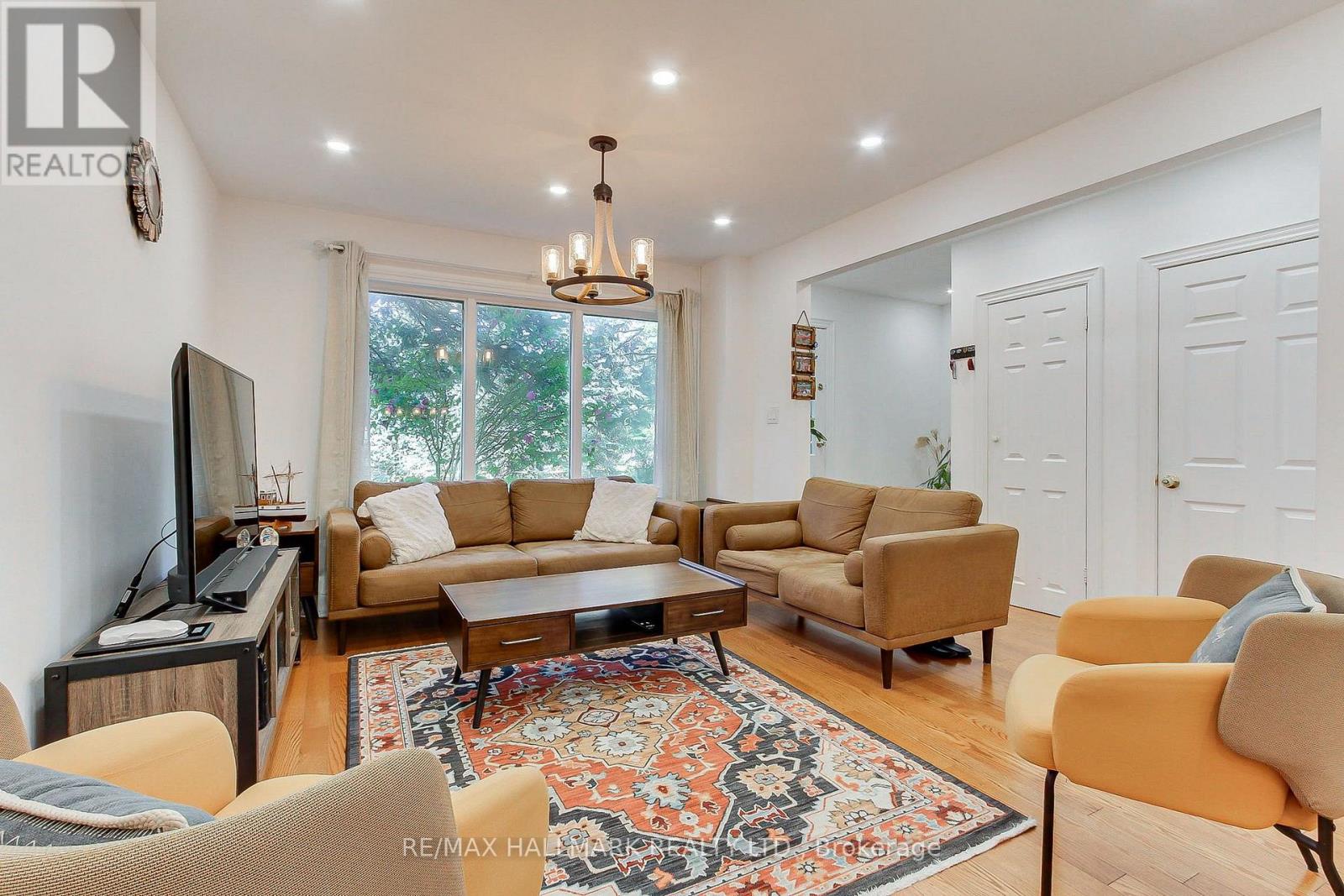 339 NEAL DRIVE, Richmond Hill, Ontario