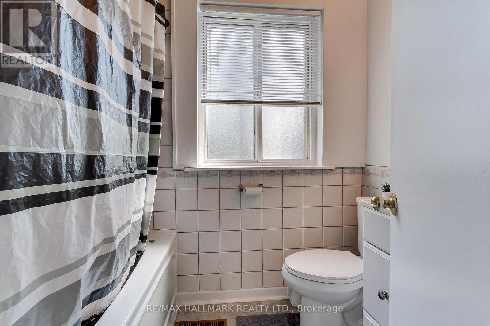339 Neal Drive, Richmond Hill, Ontario  L4C 3L3 - Photo 25 - N13747910