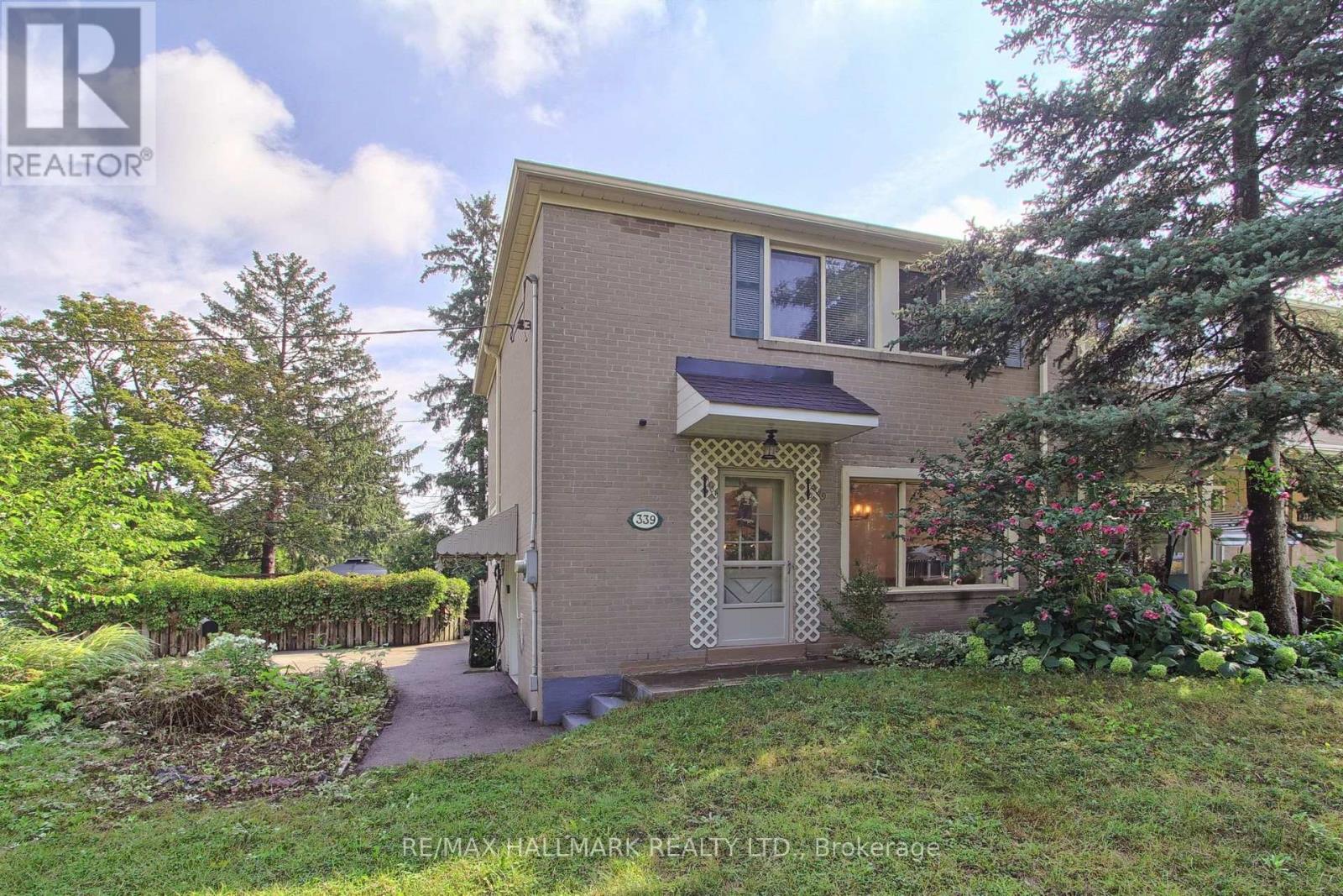 339 Neal Drive, Richmond Hill, Ontario  L4C 3L3 - Photo 5 - N13747910