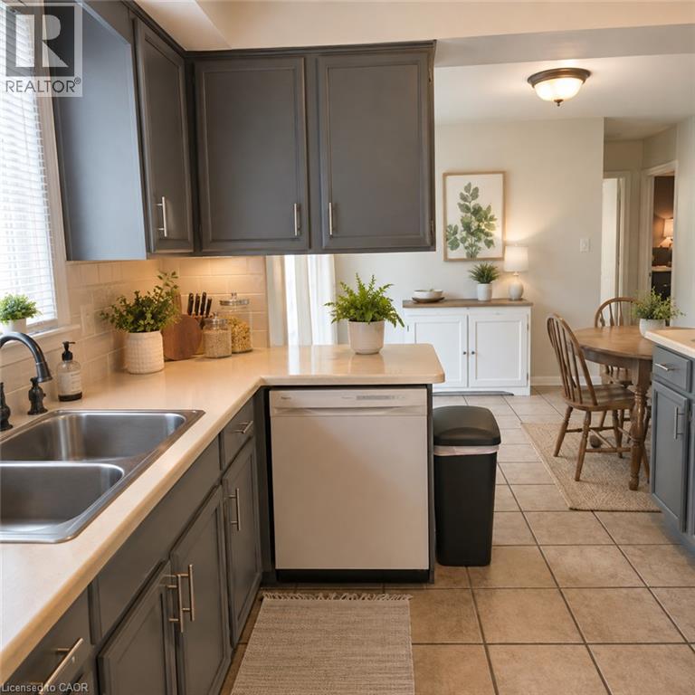 65 Winding Way, Brantford, Ontario  N3R 3S4 - Photo 2 - 40846696