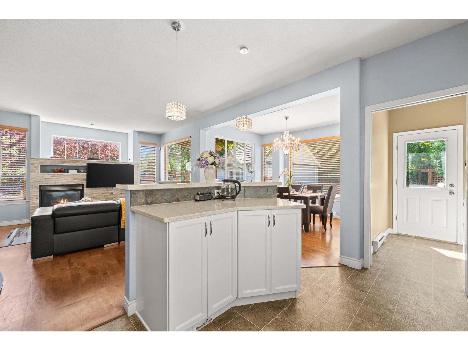3307 Rosemary Heights Crescent, Surrey, British Columbia  V3Z 0K7 - Photo 12 - R3161770