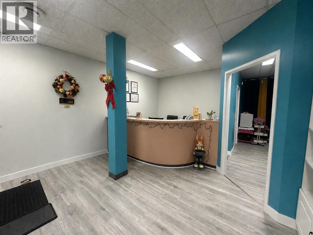 433 Malborough Way Ne, Calgary, Alberta  T2A 5H5 - Photo 2 - A2338564