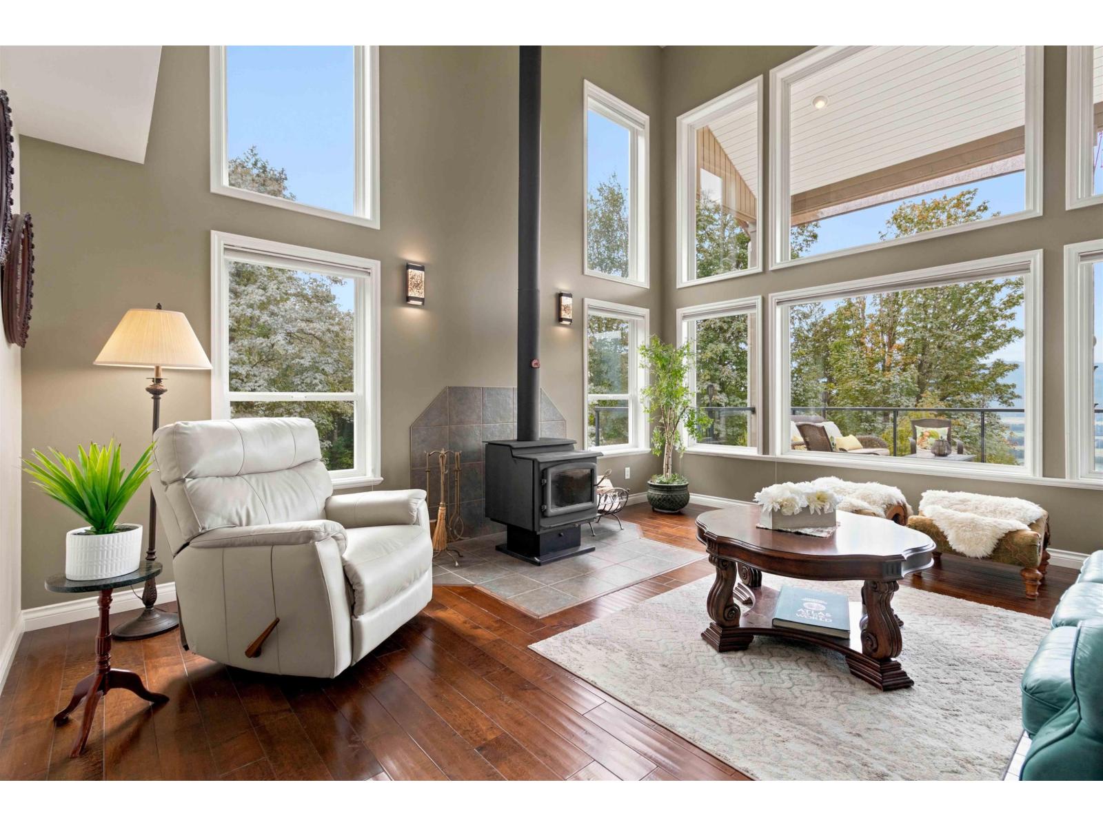 43251 Salmonberry Drive, Chilliwack Mountain, Chilliwack, British Columbia  V2R 4A4 - Photo 4 - R3161419