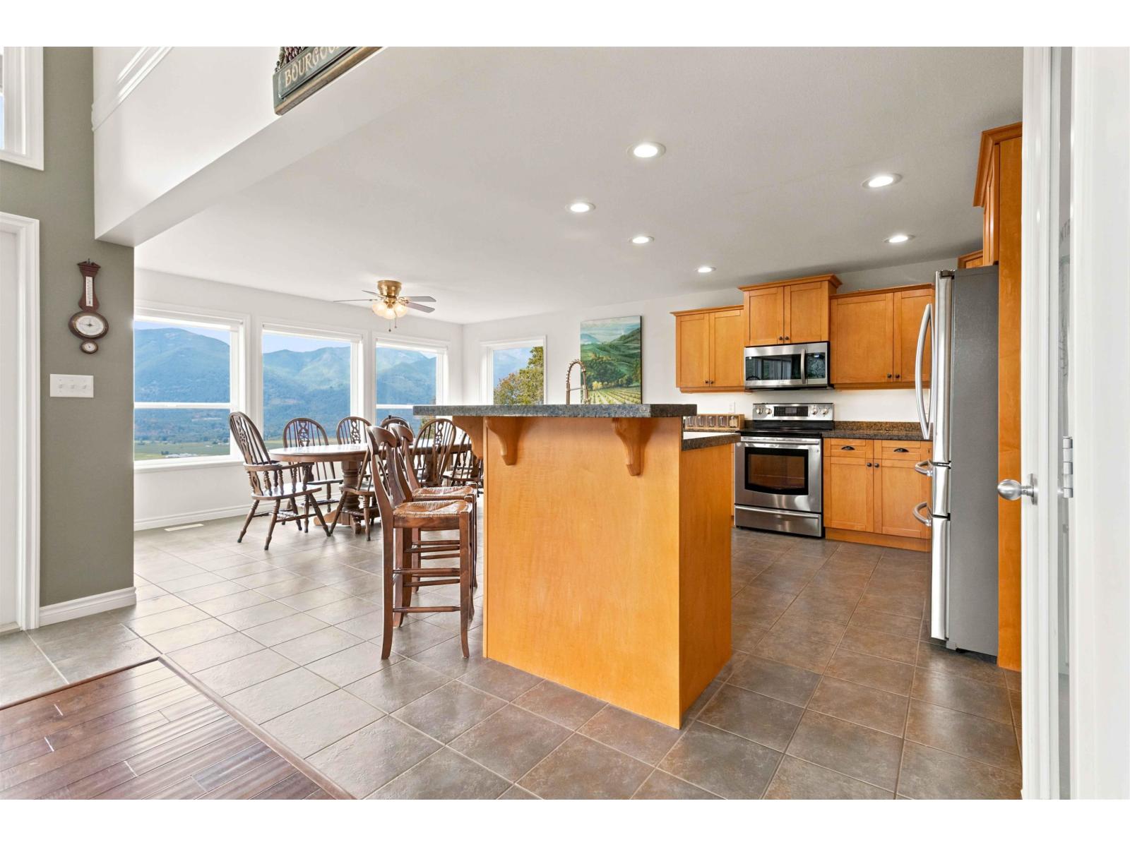 43251 Salmonberry Drive, Chilliwack Mountain, Chilliwack, British Columbia  V2R 4A4 - Photo 7 - R3161419