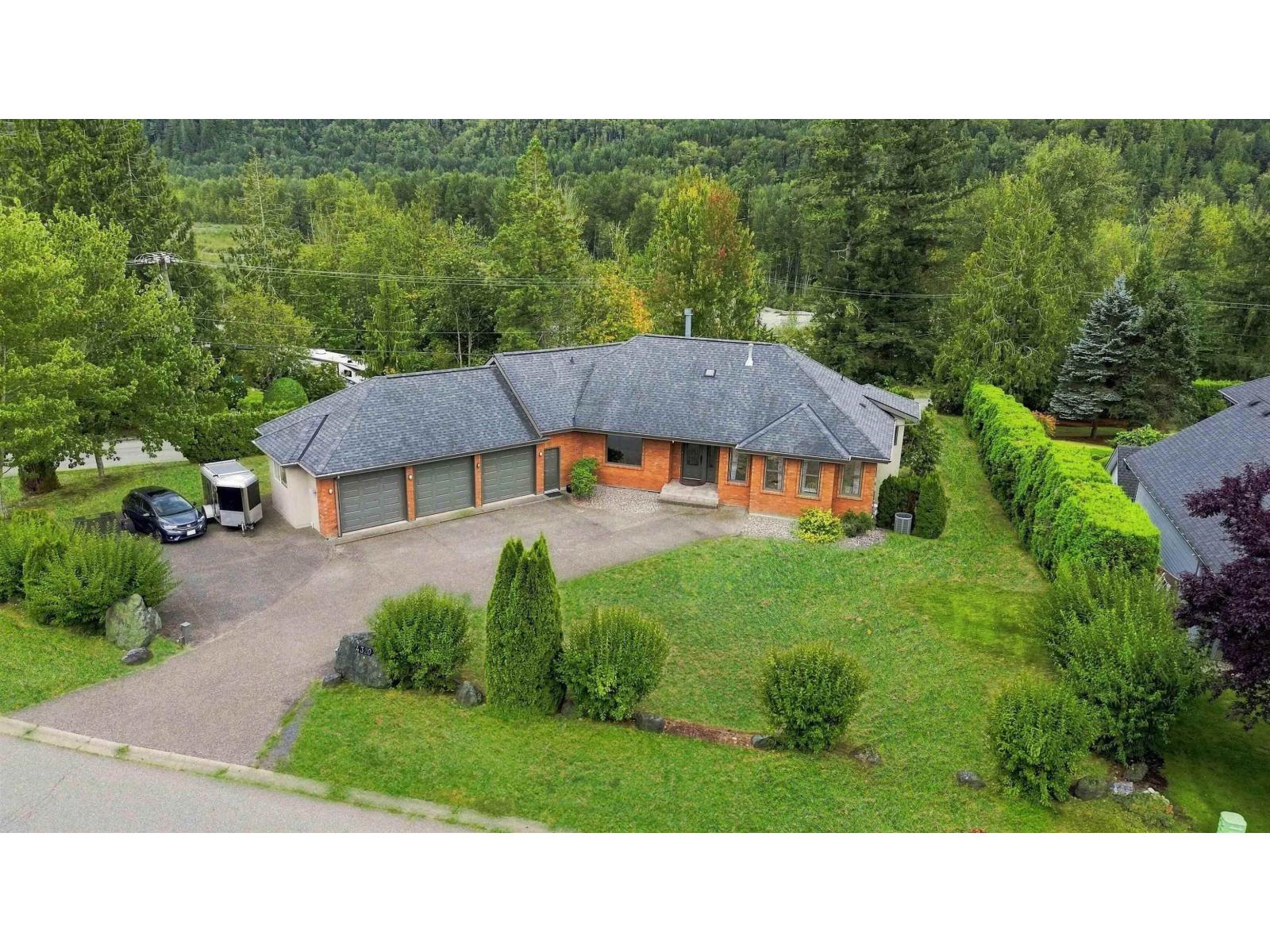 4320 Estate Drive, Chilliwack River Valley, Sardis - Chwk River Valley, British Columbia  V2R 3B4 - Photo 3 - R3161405