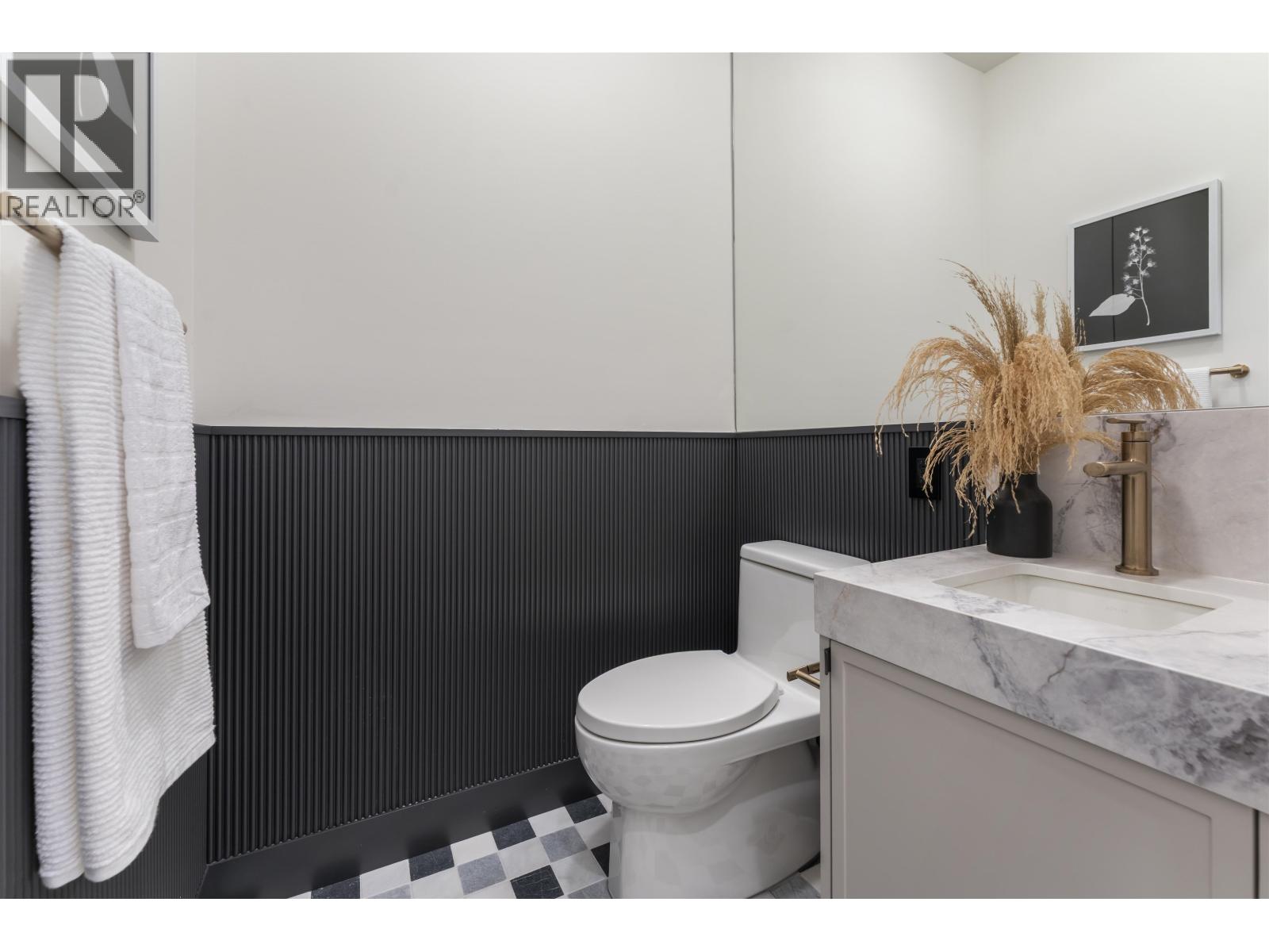 1 2256 Pender Street, Vancouver, British Columbia  V5L 1X4 - Photo 17 - R3161673
