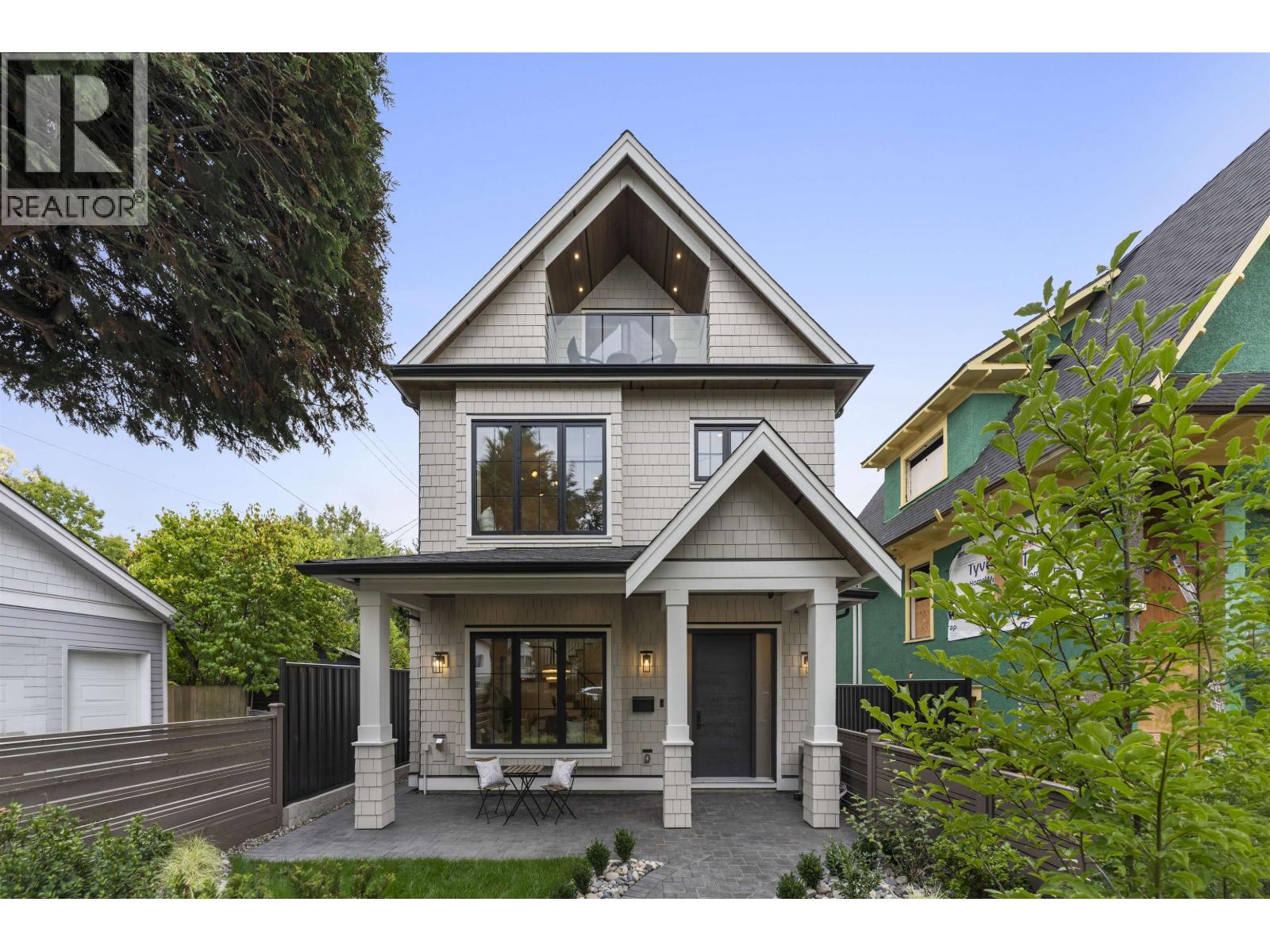 1 2256 PENDER STREET, vancouver, British Columbia
