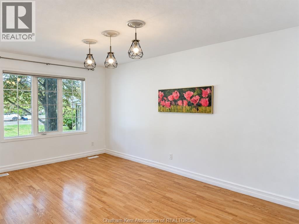8 Hampton Court, Chatham, Ontario  N7M 6K9 - Photo 6 - 26021580