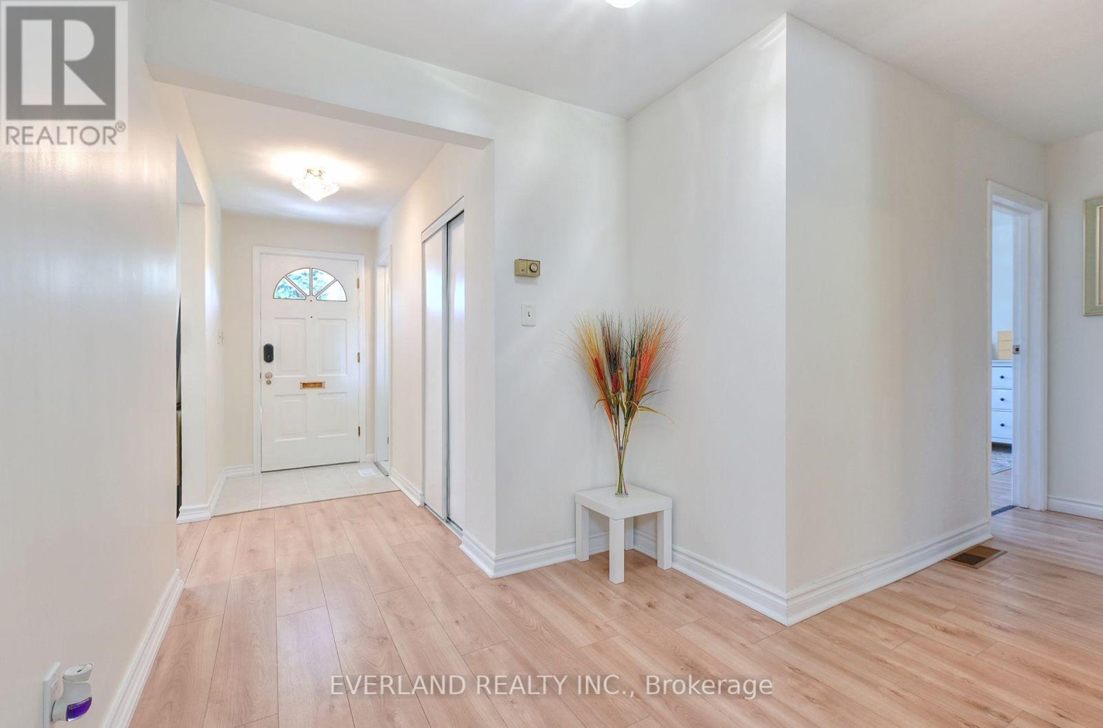 52 Fairglen Avenue, Toronto, Ontario  M1T 1G7 - Photo 3 - E13747988