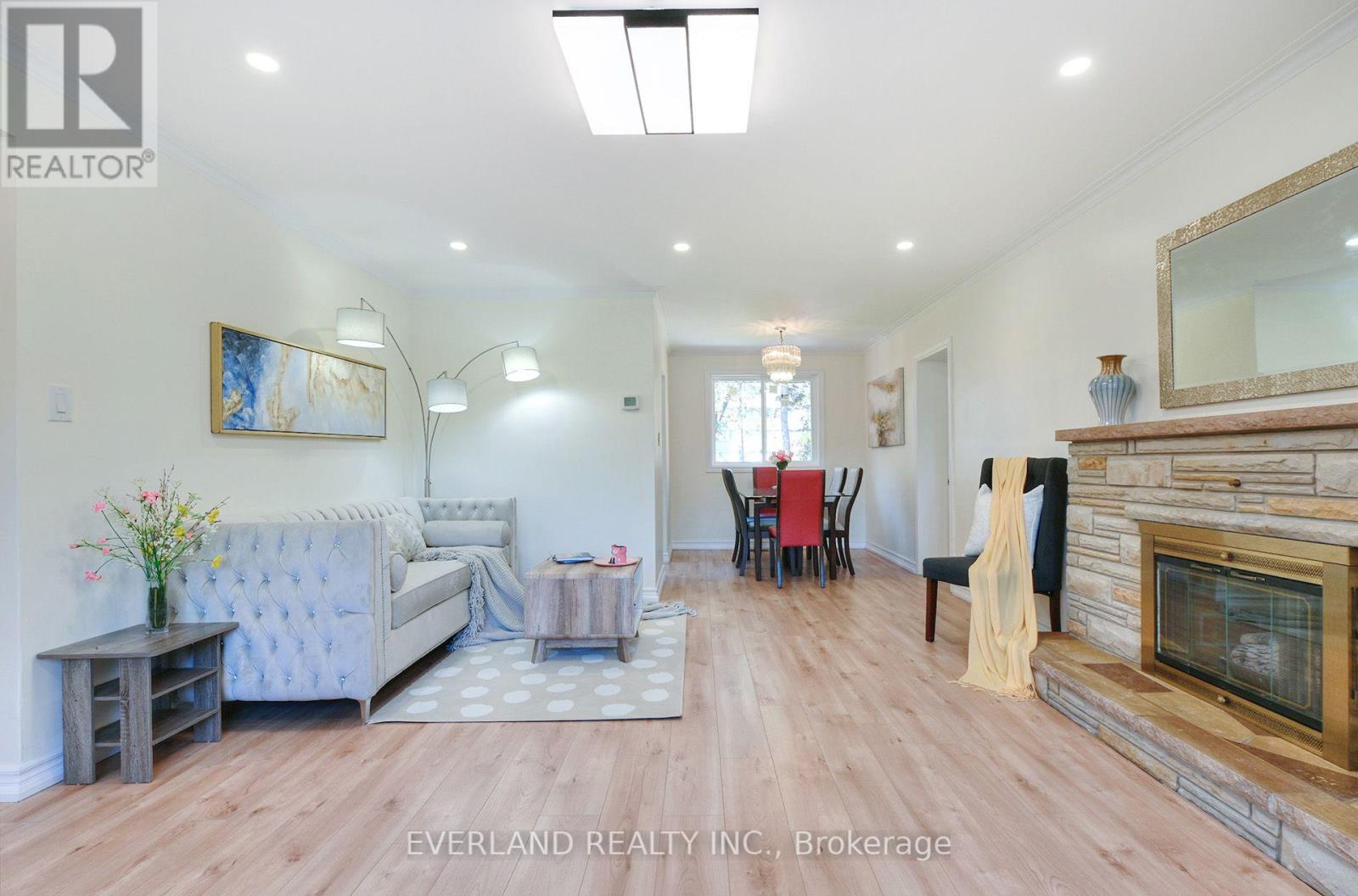 52 Fairglen Avenue, Toronto, Ontario  M1T 1G7 - Photo 7 - E13747988