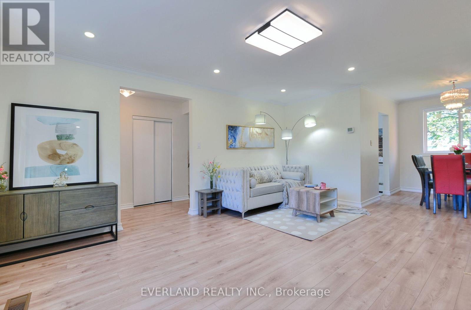 52 Fairglen Avenue, Toronto, Ontario  M1T 1G7 - Photo 8 - E13747988