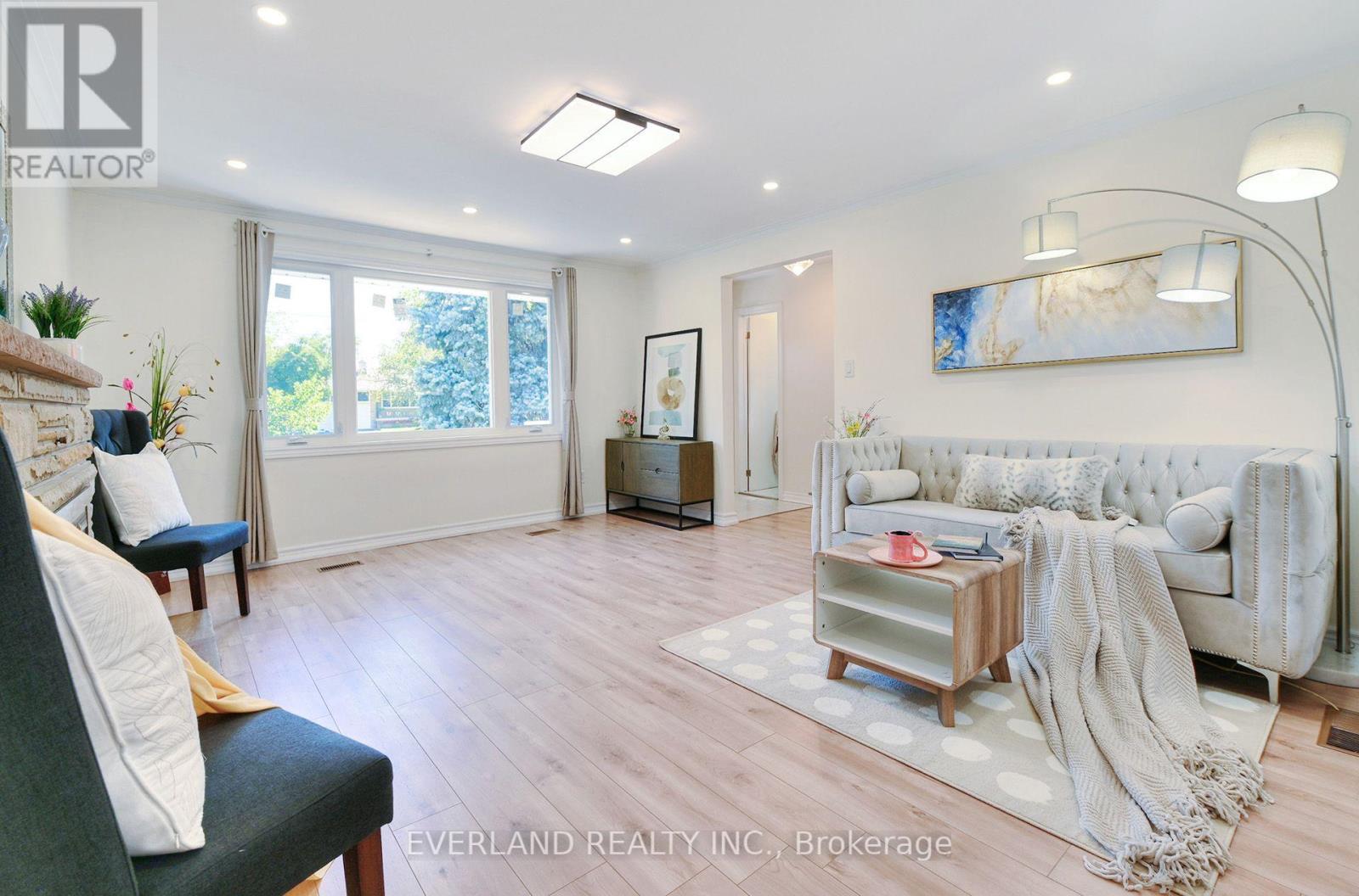 52 Fairglen Avenue, Toronto, Ontario  M1T 1G7 - Photo 9 - E13747988