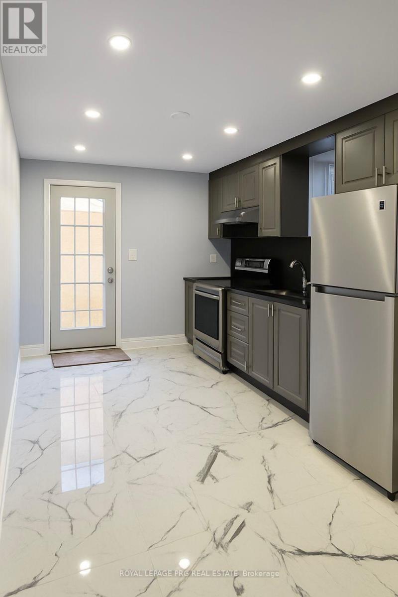 3 Ash Hill Avenue, Caledon, Ontario  L7C 4E8 - Photo 3 - W13747966