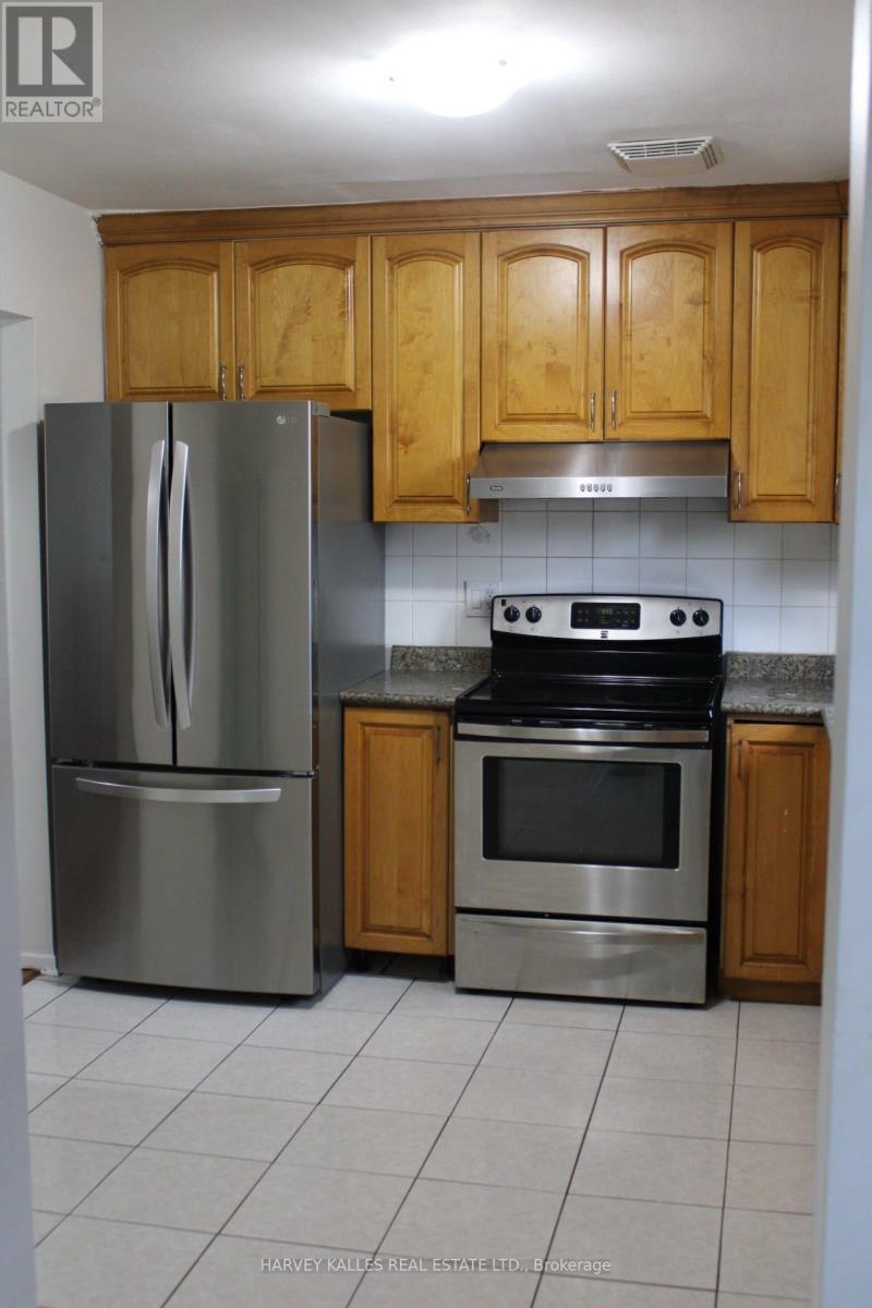 102 Goldcrest Road, Brampton, Ontario  L6S 1H2 - Photo 19 - W13713032