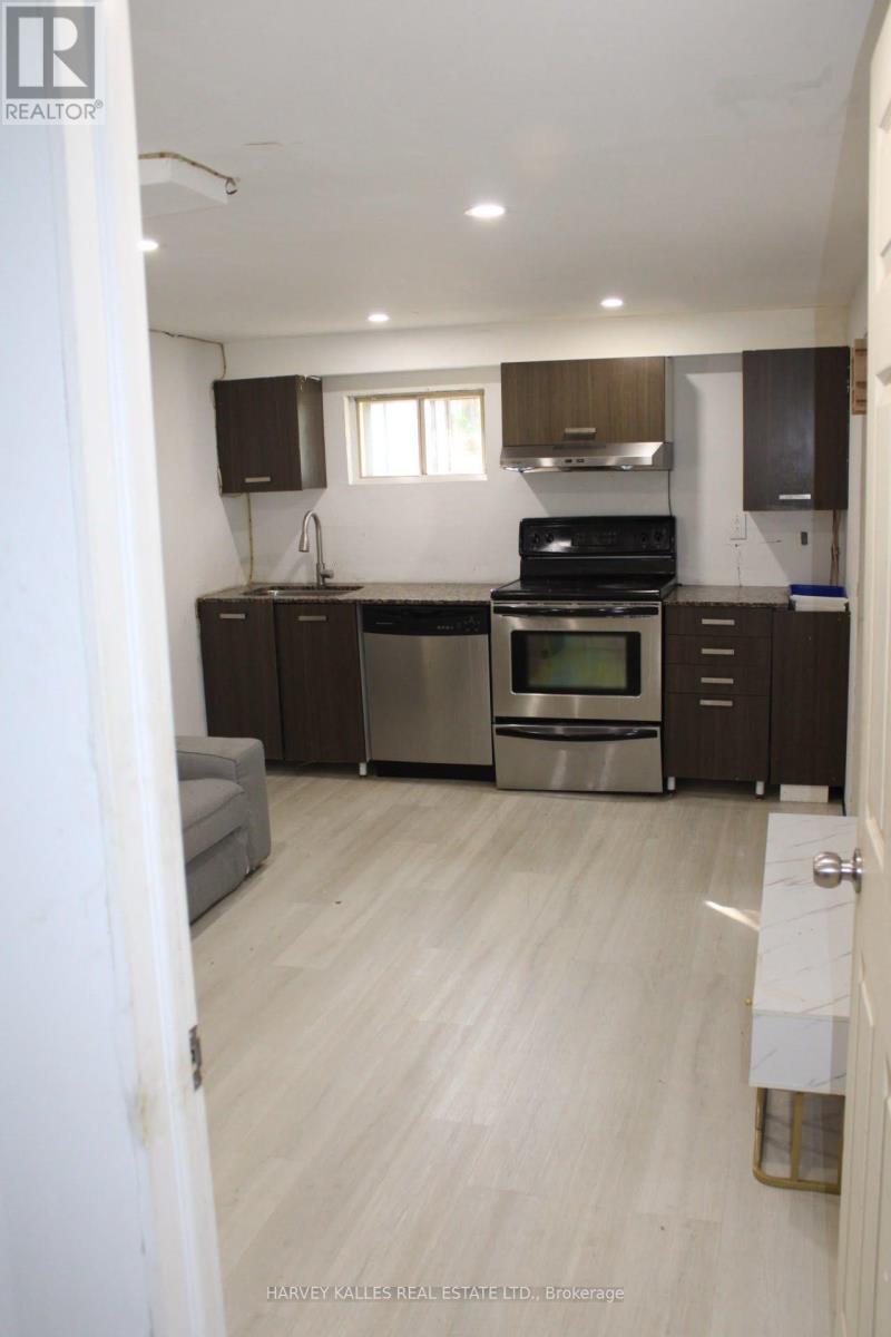 102 Goldcrest Road, Brampton, Ontario  L6S 1H2 - Photo 11 - W13713032