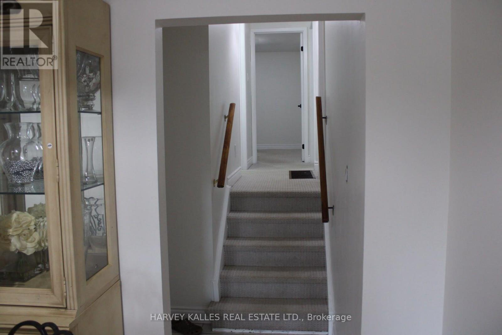 102 Goldcrest Road, Brampton, Ontario  L6S 1H2 - Photo 4 - W13713032
